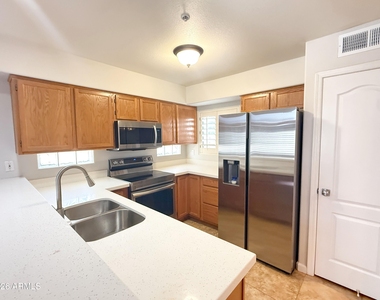 5665 W Galveston Street - Photo Thumbnail 6
