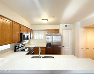 5665 W Galveston Street - Photo Thumbnail 5