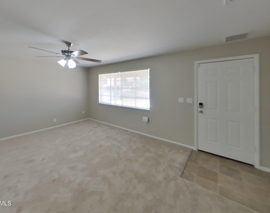 5017 W Sierra Vista Drive - Photo Thumbnail 2