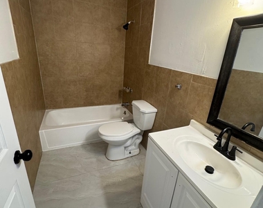 5830 Nw 21st Street - Photo Thumbnail 7