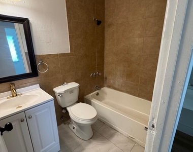 5830 Nw 21st Street - Photo Thumbnail 9