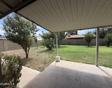 5201 W Mercer Lane - Photo Thumbnail 28