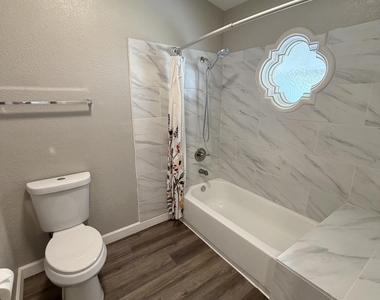 5201 W Mercer Lane - Photo Thumbnail 17