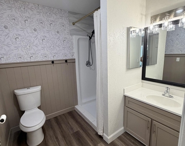 5201 W Mercer Lane - Photo Thumbnail 24