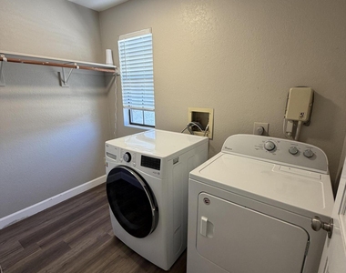 5201 W Mercer Lane - Photo Thumbnail 26