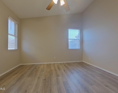 16264 W Lincoln Street - Photo Thumbnail 5