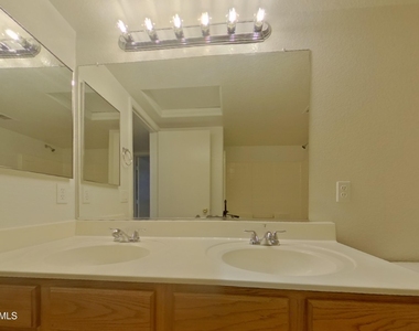 16264 W Lincoln Street - Photo Thumbnail 16