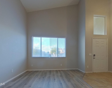 16264 W Lincoln Street - Photo Thumbnail 2