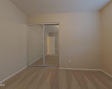 16264 W Lincoln Street - Photo Thumbnail 11