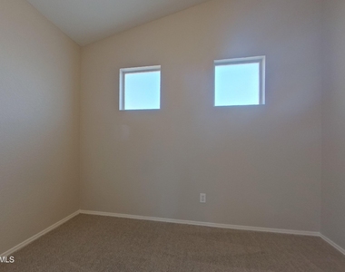 16264 W Lincoln Street - Photo Thumbnail 15