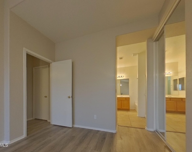 16264 W Lincoln Street - Photo Thumbnail 6