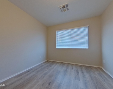 16264 W Lincoln Street - Photo Thumbnail 9