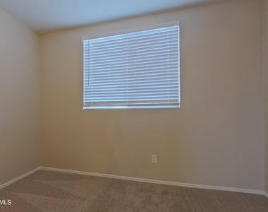 16264 W Lincoln Street - Photo Thumbnail 12