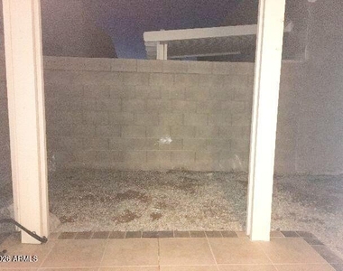 2300 E Magma Road - Photo Thumbnail 13