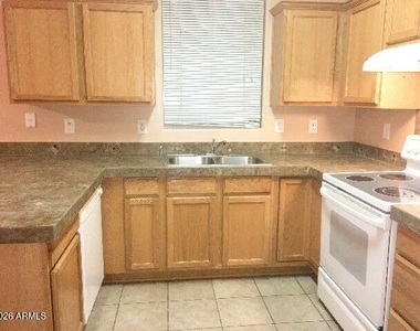 2300 E Magma Road - Photo Thumbnail 5