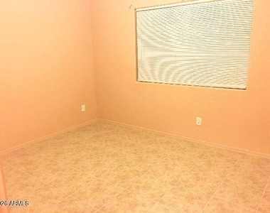2300 E Magma Road - Photo Thumbnail 10
