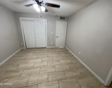 2211 N 54th Lane - Photo Thumbnail 12