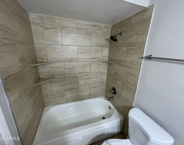 2211 N 54th Lane - Photo Thumbnail 19