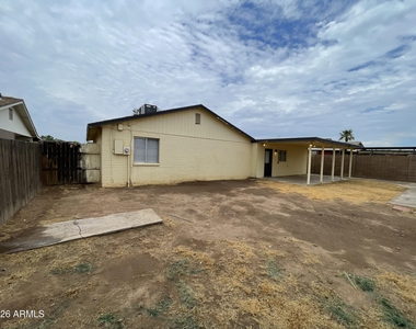 2211 N 54th Lane - Photo Thumbnail 7