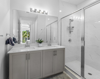 610 Pioneer Way - Photo Thumbnail 16