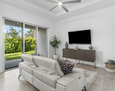 610 Pioneer Way - Photo Thumbnail 10
