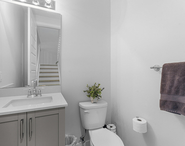 610 Pioneer Way - Photo Thumbnail 7