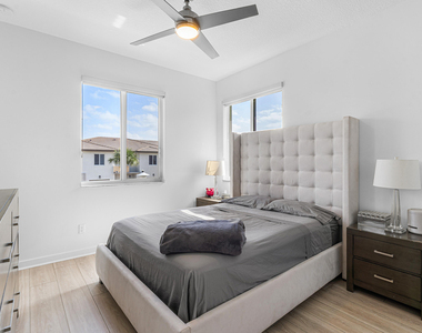 610 Pioneer Way - Photo Thumbnail 20