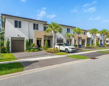 610 Pioneer Way - Photo Thumbnail 1