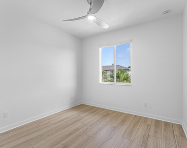 610 Pioneer Way - Photo Thumbnail 24