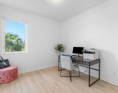 610 Pioneer Way - Photo Thumbnail 25