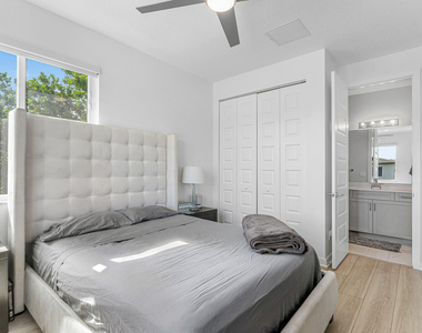 610 Pioneer Way - Photo Thumbnail 21