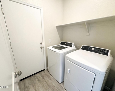 17134 N Rosemont Street - Photo Thumbnail 15