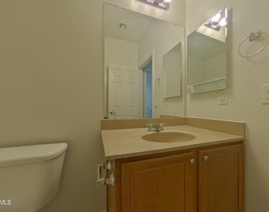 5010 W Fawn Drive - Photo Thumbnail 12