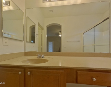 5010 W Fawn Drive - Photo Thumbnail 7