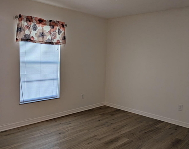 7402 Lakeland Boulevard - Photo Thumbnail 16