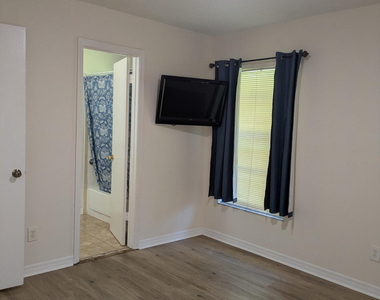 7402 Lakeland Boulevard - Photo Thumbnail 21