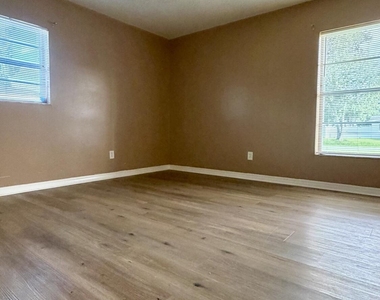 7402 Lakeland Boulevard - Photo Thumbnail 12