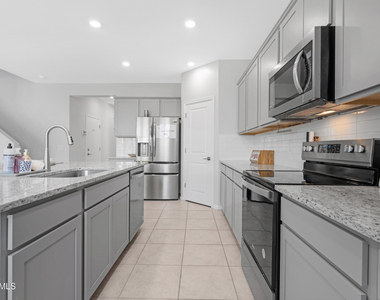 2562 E Boulder Avenue - Photo Thumbnail 9