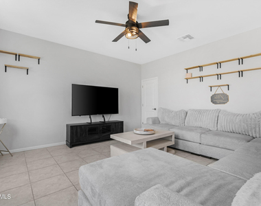 2562 E Boulder Avenue - Photo Thumbnail 11