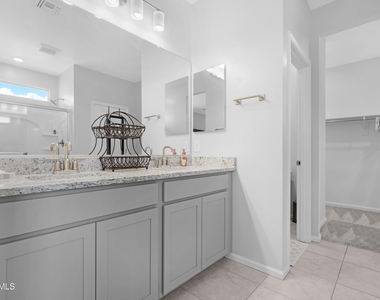 2562 E Boulder Avenue - Photo Thumbnail 23