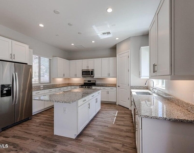 6521 E Michigan Avenue - Photo Thumbnail 11