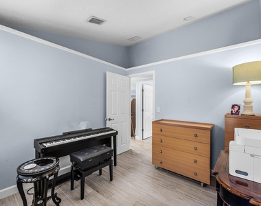 559 Nw 38th Terrace - Photo Thumbnail 13