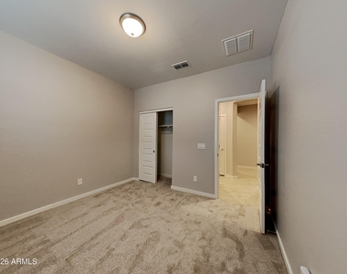 439 W Tenia Trail - Photo Thumbnail 9