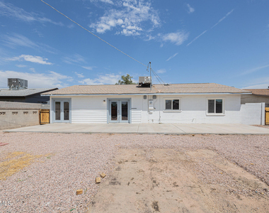 1907 W Denton Lane - Photo Thumbnail 27