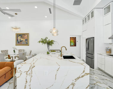 202 Se 4th Street - Photo Thumbnail 9