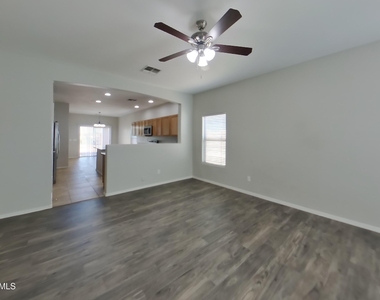 22872 S 218th Street - Photo Thumbnail 1