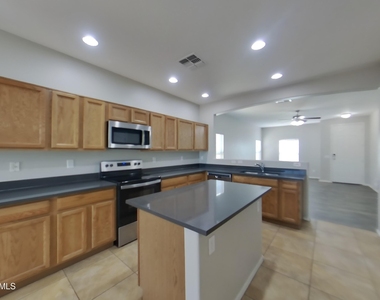 22872 S 218th Street - Photo Thumbnail 3