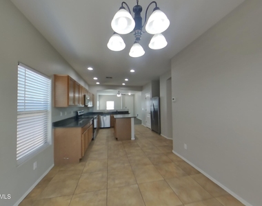 22872 S 218th Street - Photo Thumbnail 2
