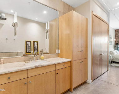 914 E Osborn Road - Photo Thumbnail 8