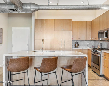 914 E Osborn Road - Photo Thumbnail 1